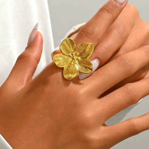 Petal Dusk Ring