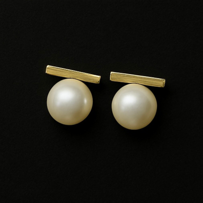 Pure Pearl Earring