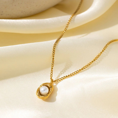 Cocooned Pearl Dainty Necklace